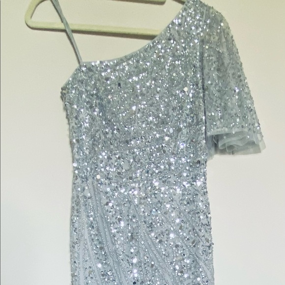 Aidan Mattox gorgeous sequin gown - Picture 5 of 6